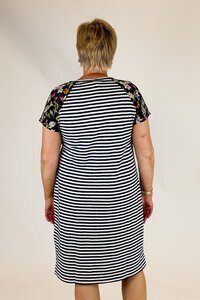 Memo Woven Sleeve & Pocket Stripe Dress