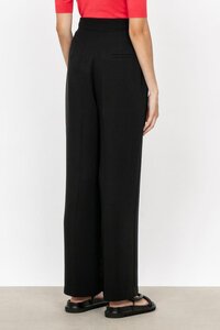 Veronika Maine Luis U Buckle Straight Pant