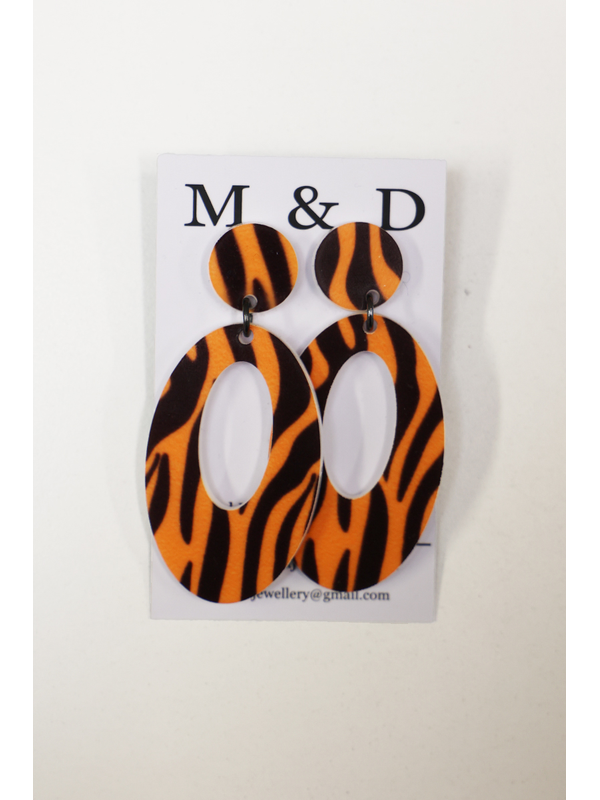 M & D Patterned Oval Earring