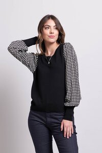 Memo Contrast Sleeve Sweater