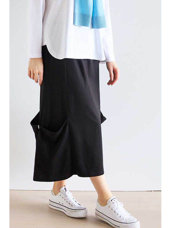 White on Black Pocket Skirt
