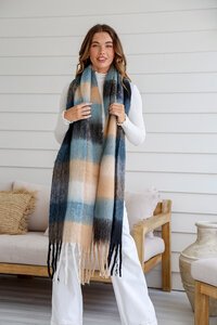 Miss Manlow Chunky Soft Check Scarf