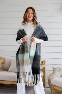 Miss Manlow Chunky Soft Check Scarf