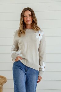 Miss Manlow Fluffy Daisy Knit
