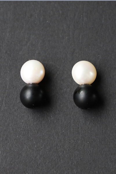 Archer House Genuine Pearl & Stone Stud Black Earrings-best-sellers-Preen