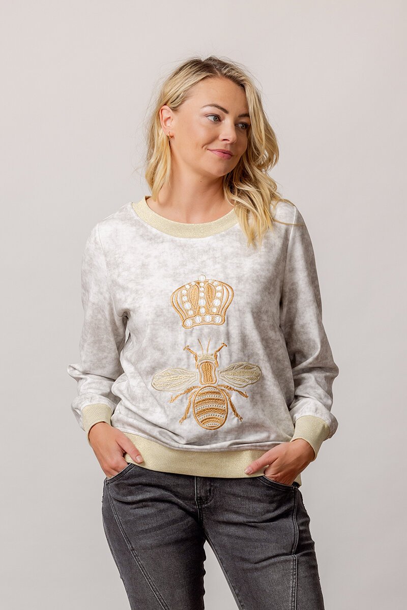 Queen bee sweatshirt hotsell