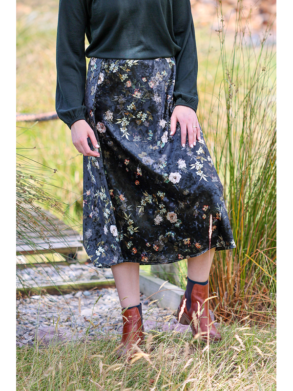 Memo Velveteen Skirt