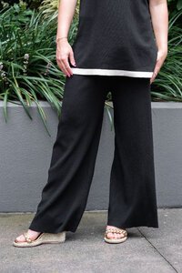 Fria The Label Contrast Panel Pants
