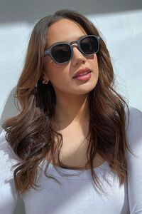 Stella + Gemma High Line Black Sunglasses