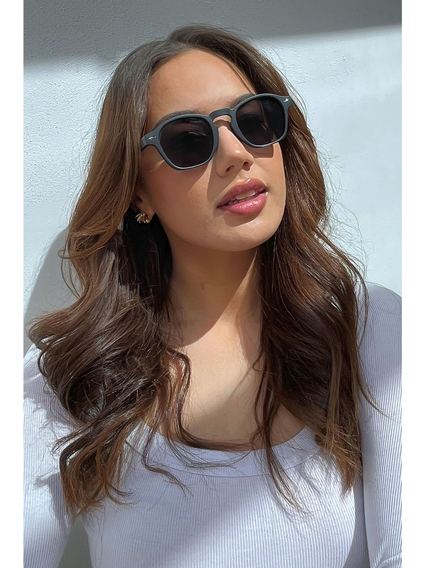 Stella + Gemma High Line Black Sunglasses