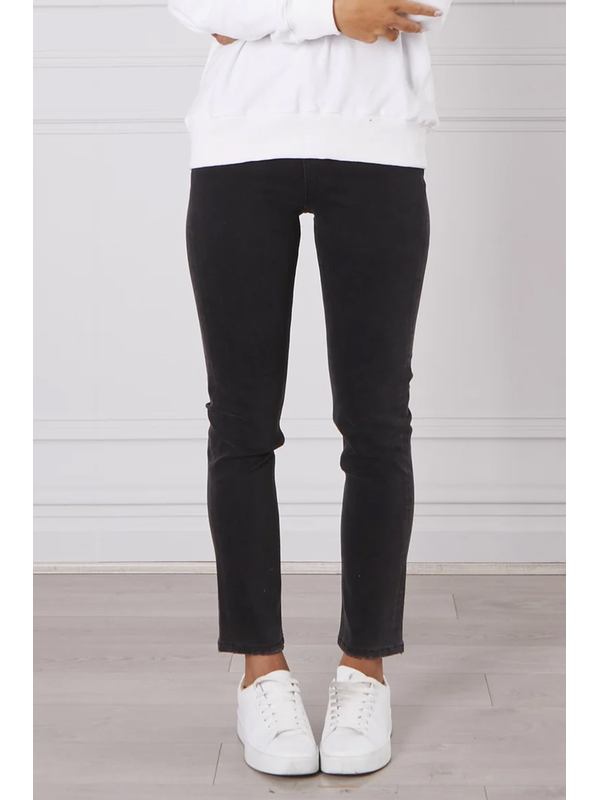 Monaco Olivia Mom Jean