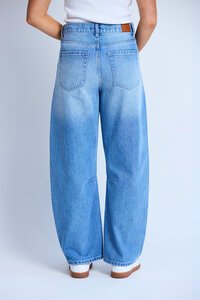 Stella + Gemma Carson Barrel Jean