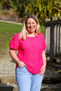 Oh Three Volume Sleeve Scoop Hem Top