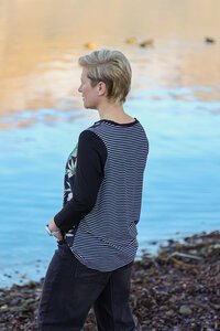 Memo Relaxed Fit Contrast Front Top