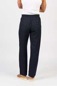 Vassalli Slim Ankle Grazer Elastic Waist Pant