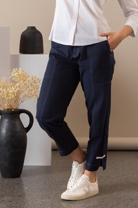 Vassalli Relaxed Contrast Stitching Ankle Grazer Pant 