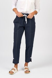 Vassalli Relaxed Contrast Stitching Ankle Grazer Pant 