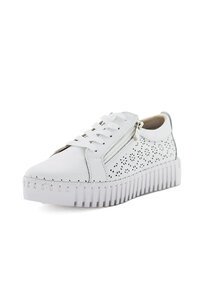 Just Bee Climber Punch Sneaker