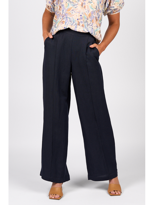Vassalli Wide Leg 1-2 Elastic Waist Pant
