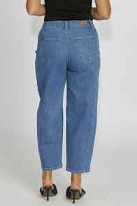 New London Truro Barrel Jean
