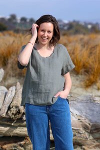 Cali + Co Gathered Linen Top