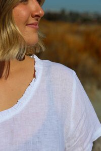 Cali + Co Gathered Linen Top
