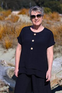 La Mode 3 Button Layered Top