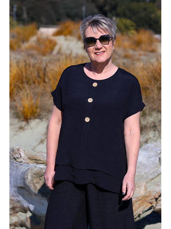 La Mode 3 Button Layered Top