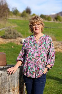 Glam Airlie Lilac Top