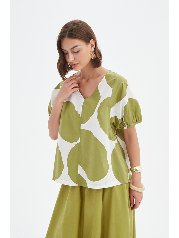 Tirelli V Neck Bishop Sleeve Top