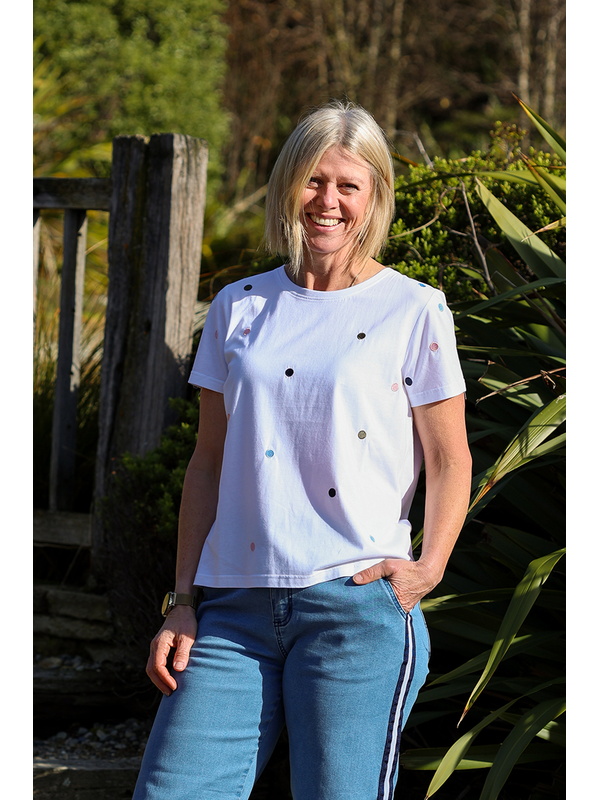 Memo Spot Embroidery Tee