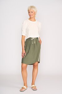 Memo Trim Detail Tee