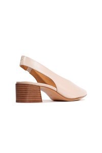 EOS Hattie Shoe