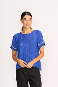 Oh Three Rib Trim Step Hem Top