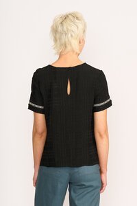 Oh Three Rib Trim Step Hem Top