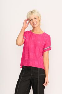 Oh Three Rib Trim Step Hem Top