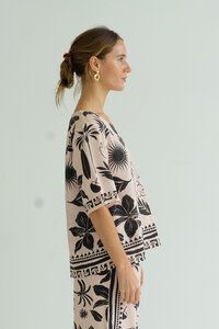 Worthier Noir Fleur Linen Blend Top