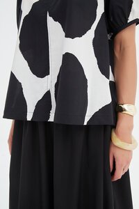 Tirelli V Neck Bishop Sleeve Top