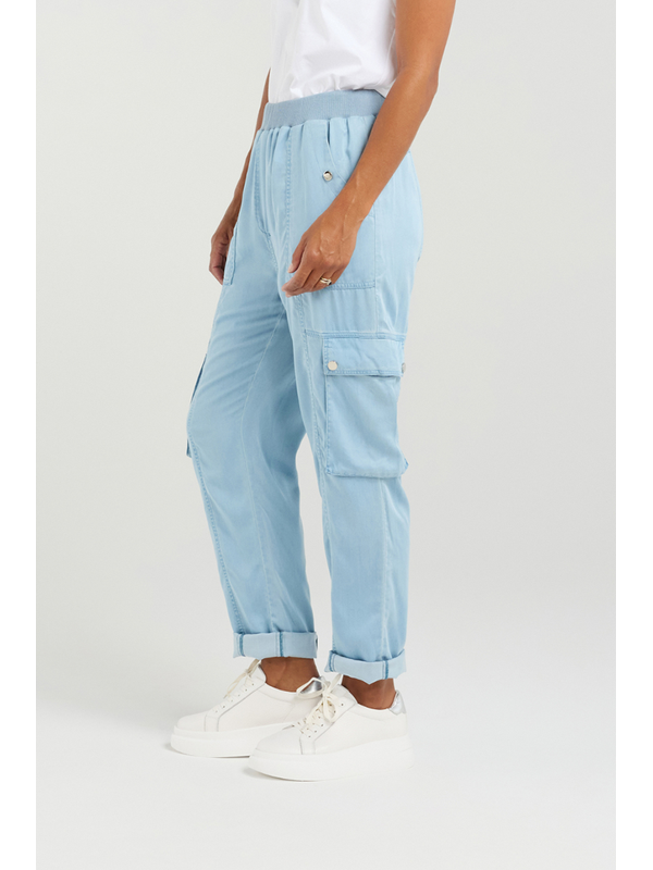 Et Alia Carter Cargo