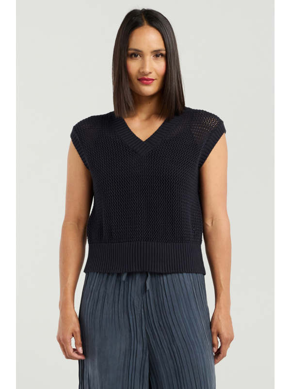 Et Alia Debbie Vest
