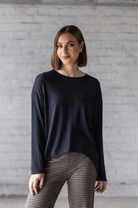 Vassalli Quinn Merino Scooped Hem Top