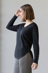 Vassalli Veni Merino V Neck Button Cuff Top