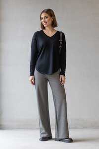 Vassalli Veni Merino V Neck Button Cuff Top