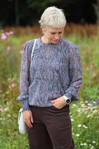 Memo Pintuck Front Shirred Cuff Blouse