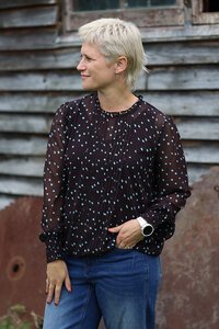 Memo Pintuck Front Shirred Cuff Blouse