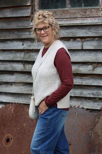 Memo Cable Knit Vest