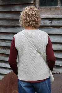 Memo Cable Knit Vest