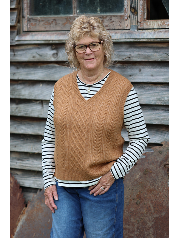 Memo Cable Knit Vest