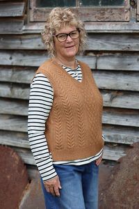 Memo Cable Knit Vest