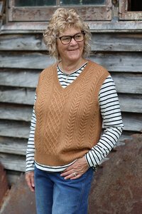 Memo Cable Knit Vest